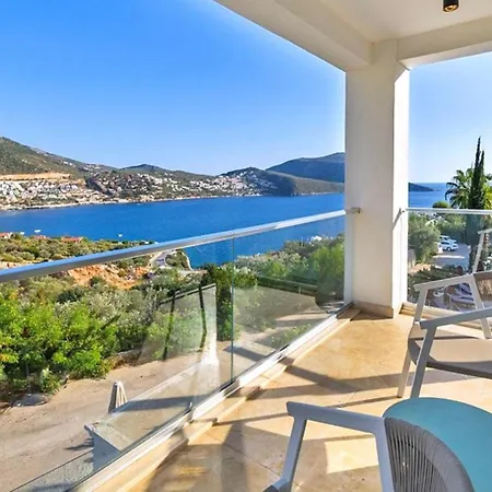 Villa 5 Bedroom Close To The Town 1304 *