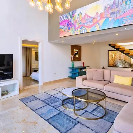 ヴィラ 5 Bedroom Close To The Town 1304